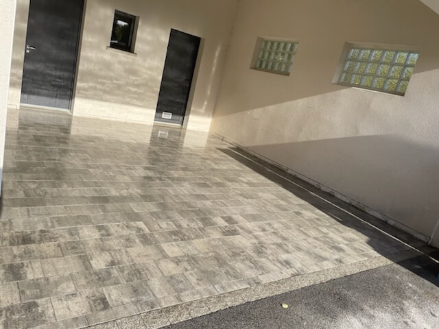 Lire la suite à propos de l’article Place de parking en pavé