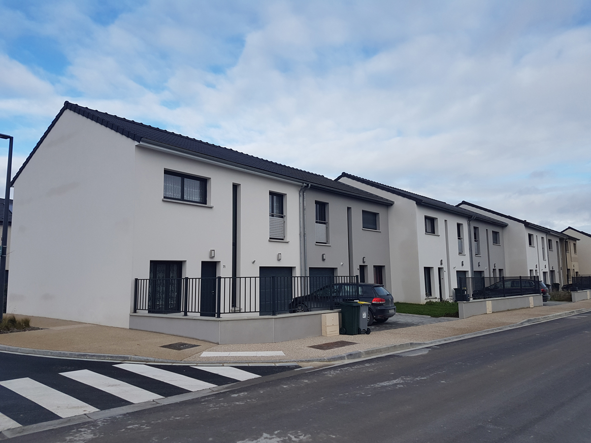 ensemble-de-constructions-de-maisons-1200